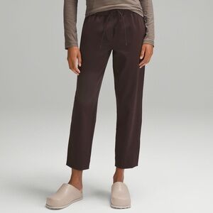 Lululemon Tapered-Leg Mid-Rise Pant 7/8 Length Luxtreme